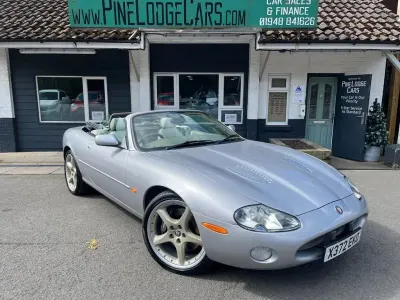Używany Jaguar XKR Supercharged 370 KM (272 kW) 2000 Różowy Coupe