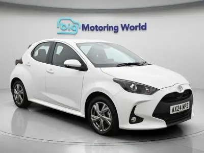 Used Toyota Yaris 116 HP (85 kW) 2024 White Hatchback