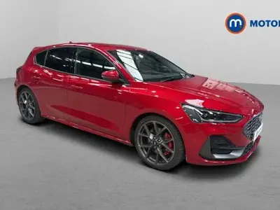Used Ford Focus ST 280 HP (205 kW) 2023 Red Hatchback