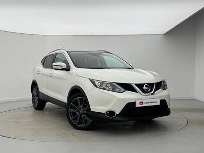 Used Nissan Qashqai Tekna 115 HP (84 kW) 2016 White SUV