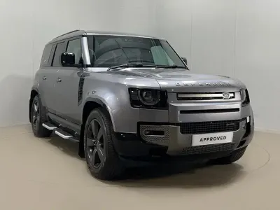 Usado Land Rover Defender SE Dynamic 398 HP (292 kW) 2022 Cinzento SUV
