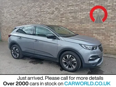 Used Vauxhall Grandland X SRi 130 HP (95 kW) 2020 Grey SUV