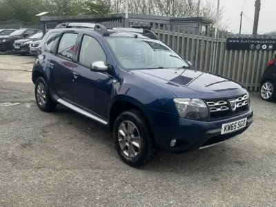 Usado Dacia Duster Lauréate 110 HP (80 kW) 2015 Azul SUV