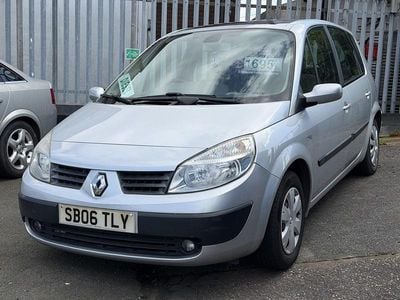 Używany Renault Scénic II 86 KM (63 kW) 2006 Srebrny Minivan