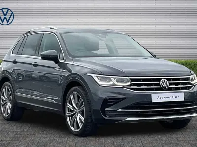 Usado VW Tiguan Elegance 150 HP (110 kW) 2023 Cinzento SUV