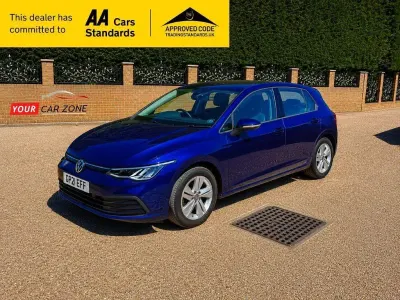 Used VW Golf VII Life 150 HP (110 kW) 2021 Blue Hatchback