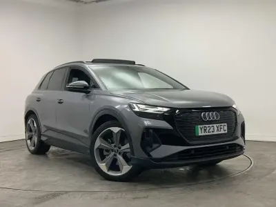 Usado Audi Q4 e-tron Advanced 219 kW (299 HP) 2023 Cinzento SUV