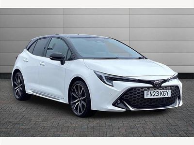 Used Toyota Corolla Sport 140 HP (102 kW) 2023 Pure white with black roof Hatchback