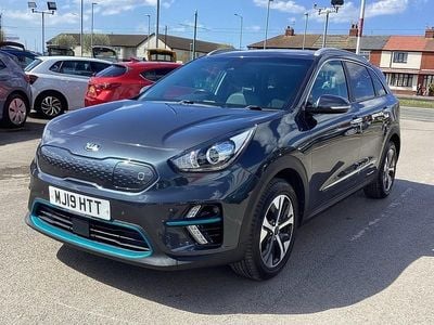 Begagnad Kia e-Niro First Edition 2019 Grå SUV