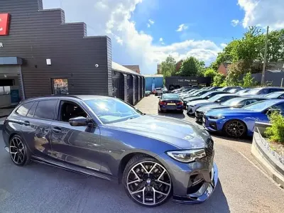 Usado BMW 330e M Sport 288 HP (211 kW) 2022 Cinzento Carrinha