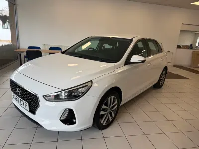 Used Hyundai i30 SE 120 HP (88 kW) 2017 White Hatchback