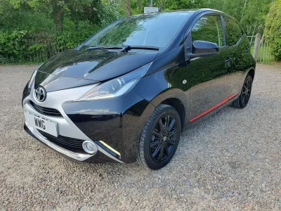 Used Toyota Aygo x-press 2018 Black Hatchback