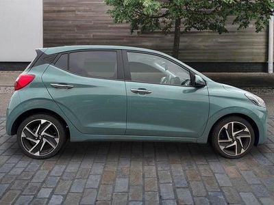 Used Hyundai i10 Premium 67 HP (49 kW) 2023 Green Hatchback