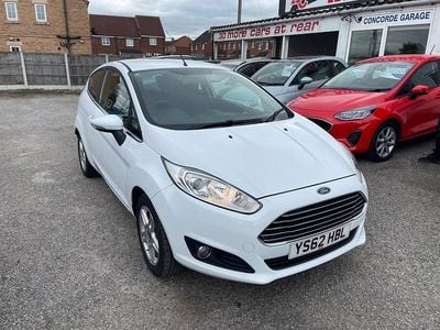 Used Ford Fiesta Zetec 82 HP (60 kW) 2013 White Hatchback