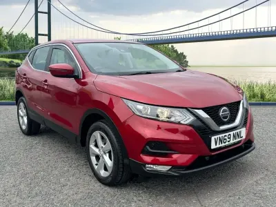 Used Nissan Qashqai Acenta Premium 140 HP (102 kW) 2019 Red SUV