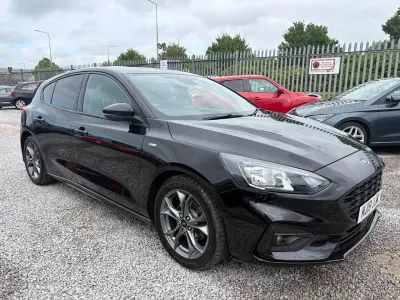 Usado Ford Focus ST-Line 125 CV (91 kW) 2019 Negro Utilitario