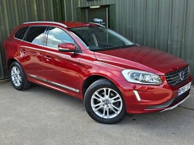 Usado Volvo XC60 SE Lux 220 HP (161 kW) 2015 Vermelho SUV
