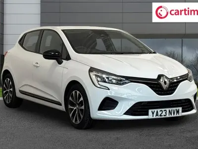 Used Renault Clio Evolution 90 HP (66 kW) 2023 White Hatchback