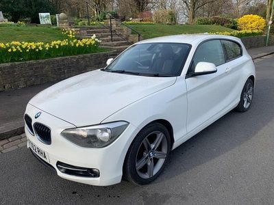 Used BMW 114 Sport Line 2012 White Hatchback