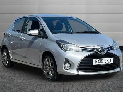 Used Toyota Yaris 98 HP (72 kW) 2015 Tyrol silver Hatchback