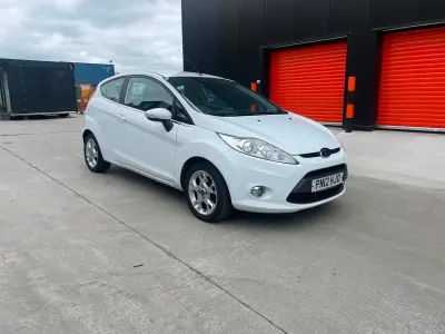 Used Ford Fiesta Zetec 82 HP (60 kW) 2012 White Hatchback
