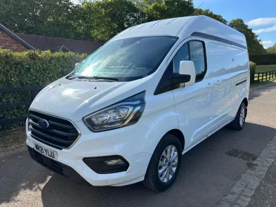 Used Ford Transit Custom Limited 130 HP (95 kW) 2021 White Van
