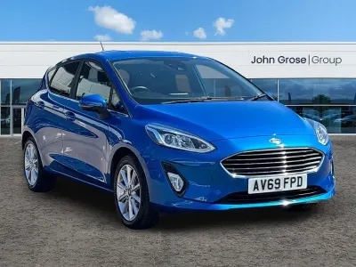 Begagnad Ford Fiesta Titanium 2019 Blå Halvkombi