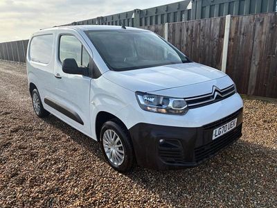 Used Citroën Berlingo Start 75 HP (55 kW) 2020 White MPV
