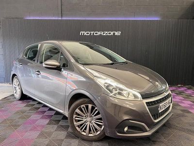 Begagnad Peugeot 208 Signature Sky 82 HK (60 kW) 2019 Grå Halvkombi