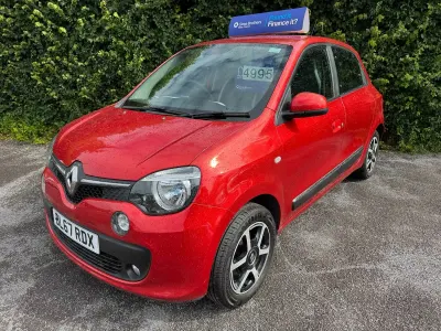 Used Renault Twingo Dynamique 70 HP (51 kW) 2017 Red Hatchback