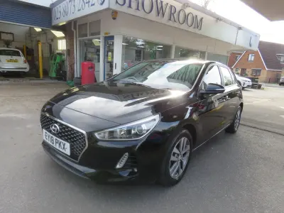 Begagnad Hyundai i30 SE 120 HK (88 kW) 2018 Svart Halvkombi