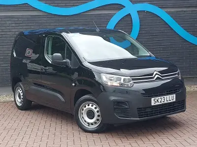 Used Citroën Berlingo 100 HP (73 kW) 2023 Black MPV