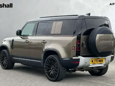 Second-hand Land Rover Defender First Edition 240 CP (176 kW) 2020 Maro SUV