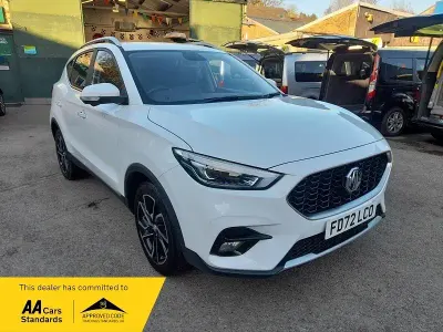 Używany MG ZS Exclusive 111 KM (81 kW) 2023 Biały SUV