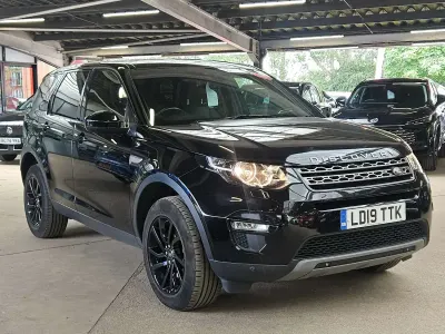 Used Land Rover Discovery 5 SE 2019 Black SUV