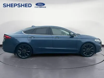 Used Ford Mondeo Vignale 187 HP (137 kW) 2022 Blue Sedan
