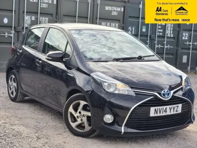 Used Toyota Yaris 101 HP (74 kW) 2014 Black Hatchback