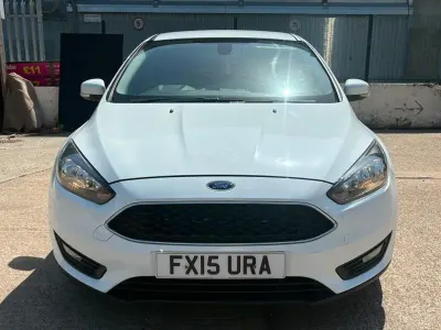 Used Ford Focus Zetec 2015 White Hatchback