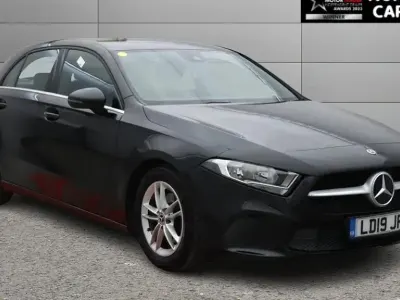 Begagnad Mercedes A180 SE 136 HK (100 kW) 2019 Svart Halvkombi