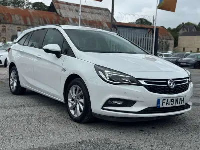 Used Vauxhall Astra S 110 HP (80 kW) 2019 White Estate