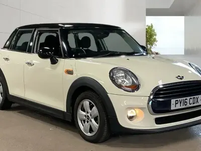 Used Mini Cooper Hatch 136 HP (100 kW) 2016 White Hatchback