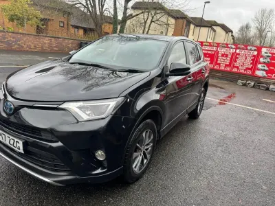 Usado Toyota RAV4 Business Edition 197 HP (144 kW) 2017 Preto Carrinha