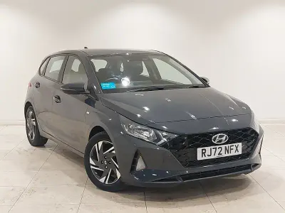 Begagnad Hyundai i20 SE 100 HK (73 kW) 2022 Grå Halvkombi