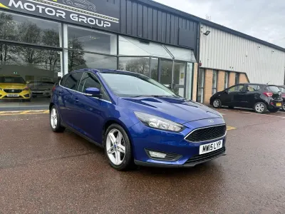 Used Ford Focus Zetec 120 HP (88 kW) 2015 Blue Hatchback