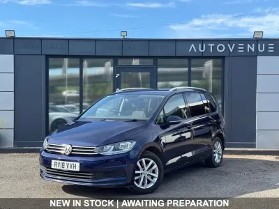 Begagnad VW Touran SE 115 HK (84 kW) 2018 Blå Minibuss
