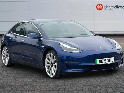 Używany Tesla Model 3 Performance 461 kW (627 KM) 2019 Niebieski Sedan/Limuzyna