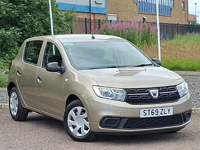 Used Dacia Sandero Essentiel 73 HP (53 kW) 2020 Beige Coupe
