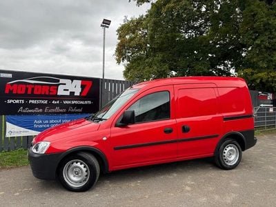 Red Used 2011 Vauxhall Combo Van | £4,995 (Expensive)