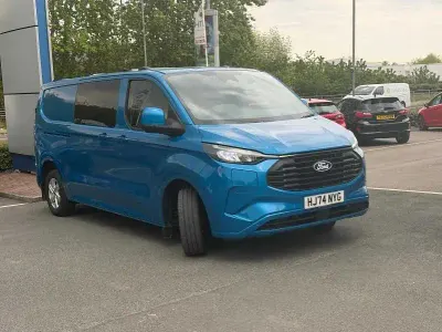 Begagnad Ford Transit Custom Limited 232 HK (170 kW) 2024 Blå Van