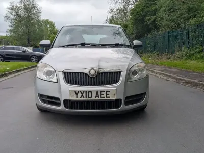Begagnad Skoda Fabia 80 HK (58 kW) 2010 Silver Halvkombi
